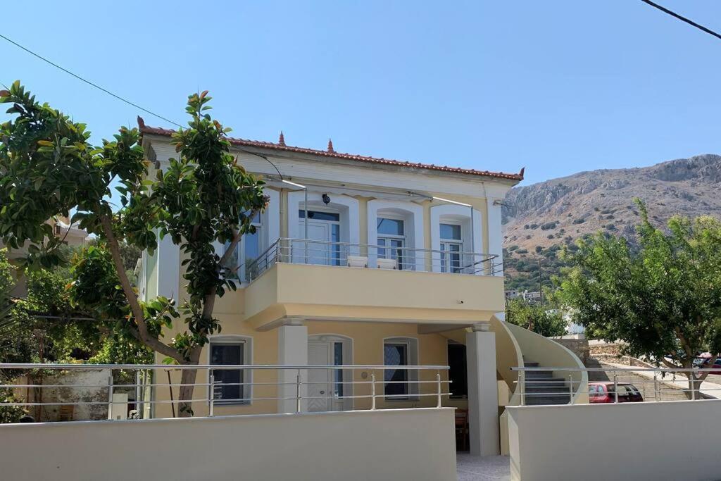 Blue Flag Award Winning Ormos Lo Beach: Home 1 Vrontádos Exterior photo