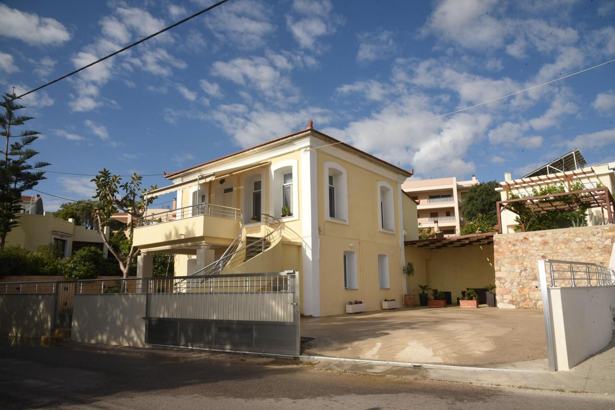 Blue Flag Award Winning Ormos Lo Beach: Home 1 Vrontádos Exterior photo