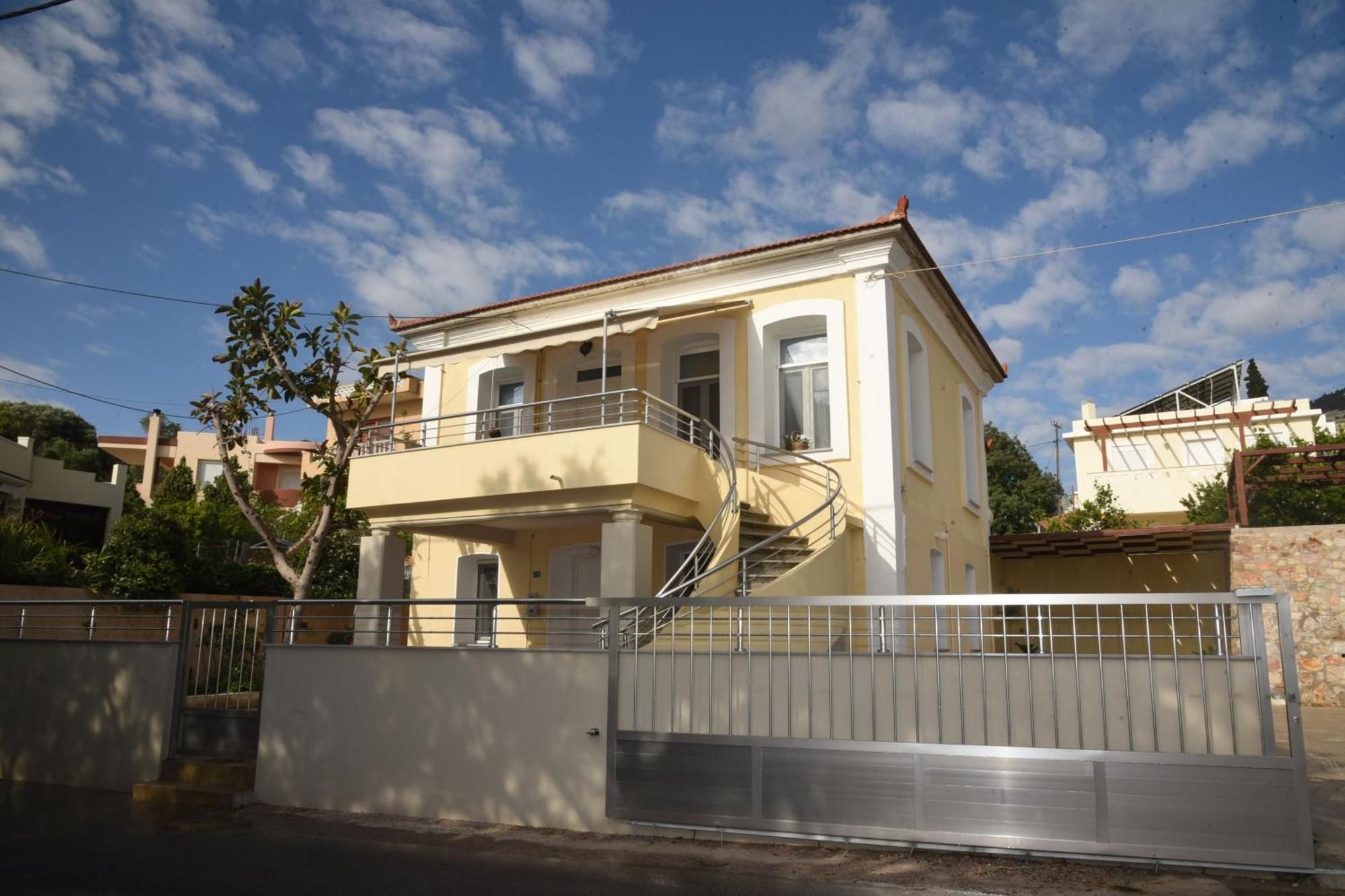 Blue Flag Award Winning Ormos Lo Beach: Home 1 Vrontádos Exterior photo